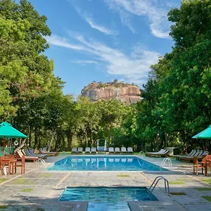 Hotel Sigiriya סיגירייה